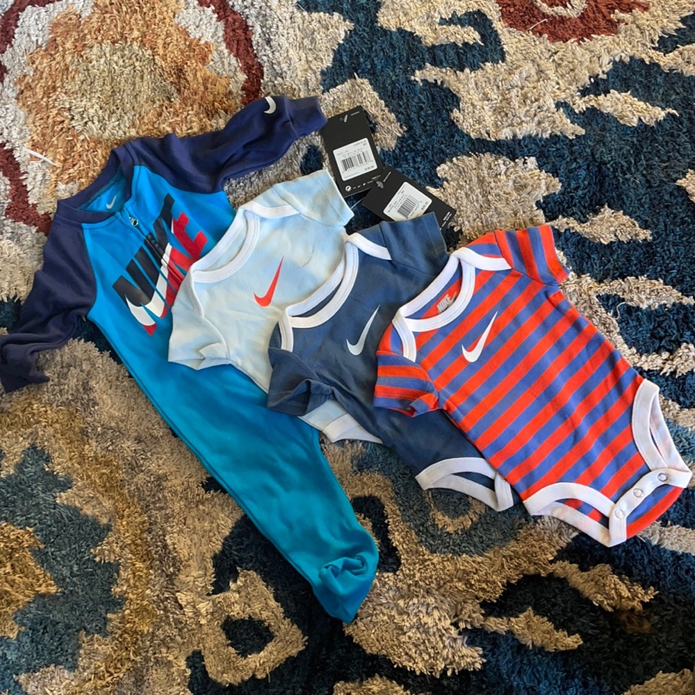 Nike brand baby bundle 6mo sleeper & 3mo onesie 3-pack